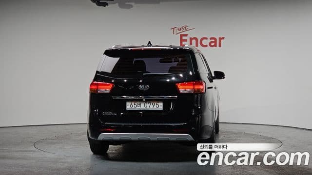 Kia All New Carnival Luxury, 2016 4