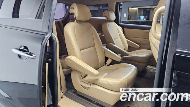 Kia All New Carnival Luxury, 2016 12