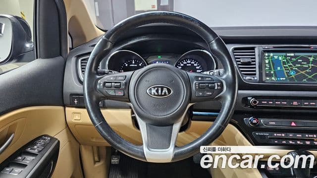 Kia All New Carnival Luxury, 2016 13