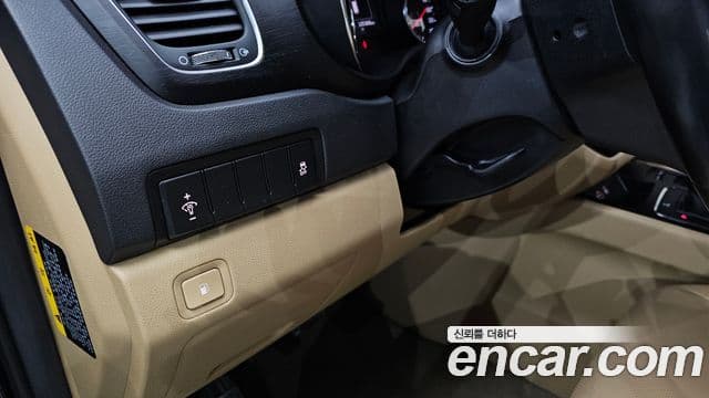 Kia All New Carnival Luxury, 2016 16