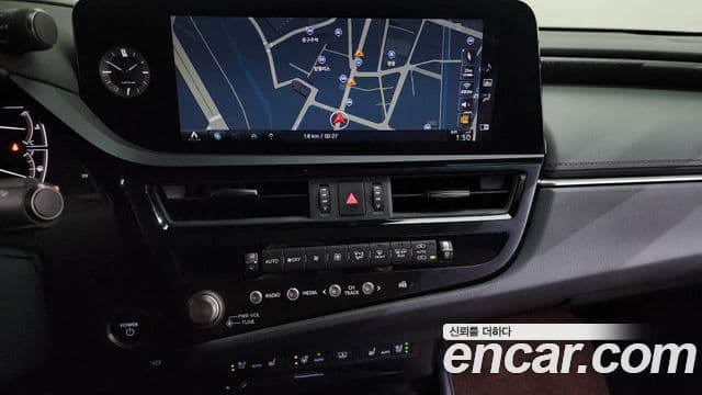 Lexus ES300h 7세대 Luxury Plus, 2022 14