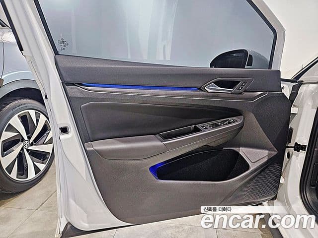 Volkswagen Гольф 8세대 2.0 GTI, 2024 18