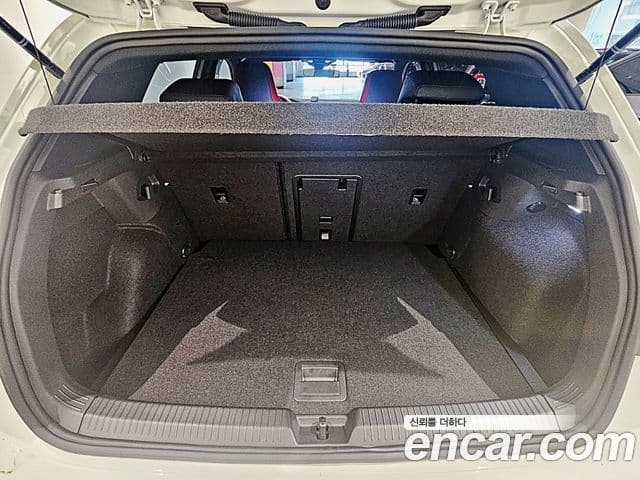 Volkswagen Гольф 8세대 2.0 GTI, 2024 19