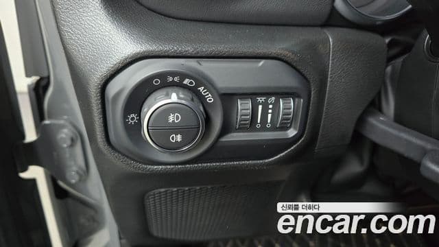 Jeep Wrangler (JL) 2.0 Overland Power top 4도어, 2023 19