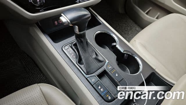 Kia The / новый New Carnival Luxury, 2019 9