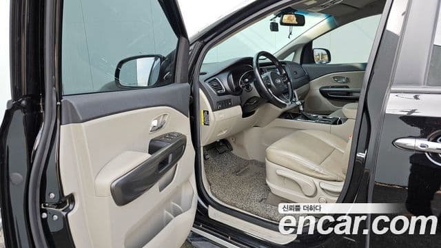 Kia The / новый New Carnival Luxury, 2019 11