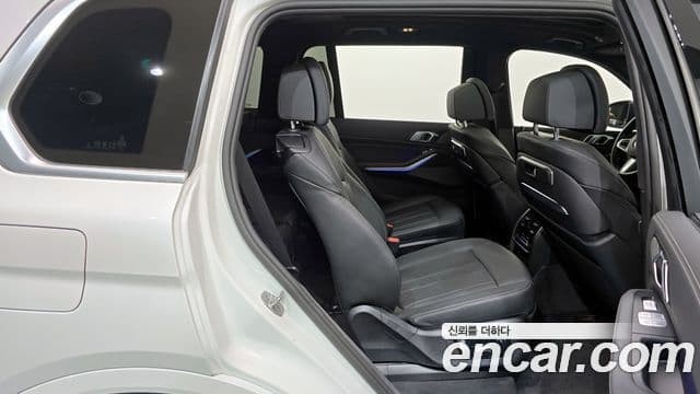 BMW X7 (G07) xDrive 40i M Sport 6인승, 2025 12