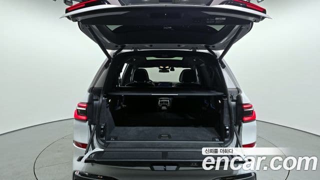 BMW X7 (G07) xDrive 40i M Sport 6인승, 2025 20