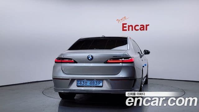 BMW i7 (G70) xDrive 60 Design Pure Excellence, 2023 4