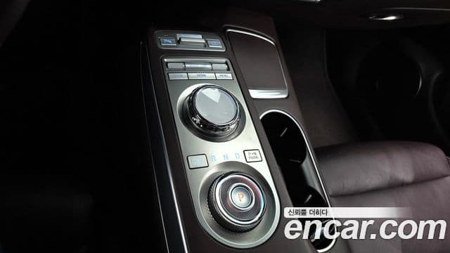 Genesis GV70, 2021 9