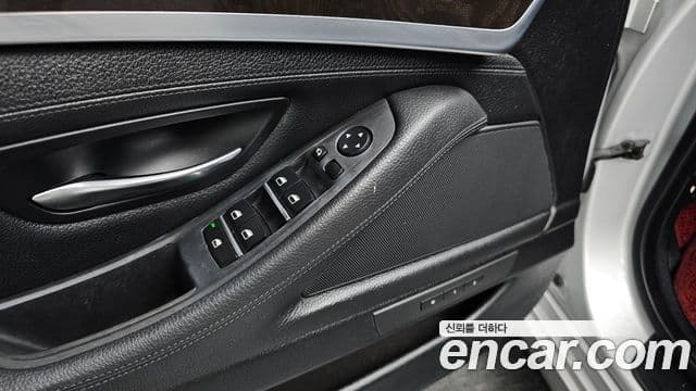 BMW 5시리즈 (F10), 2011 17