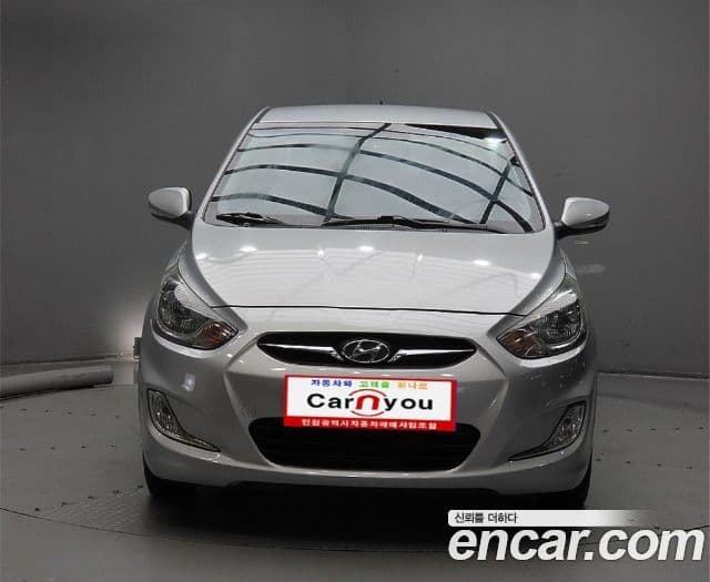 Hyundai Accent(новый кузов / новое поколение) Premier, 2011 1