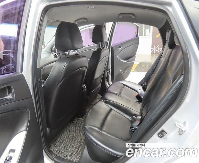 Hyundai Accent(новый кузов / новое поколение) Premier, 2011 8