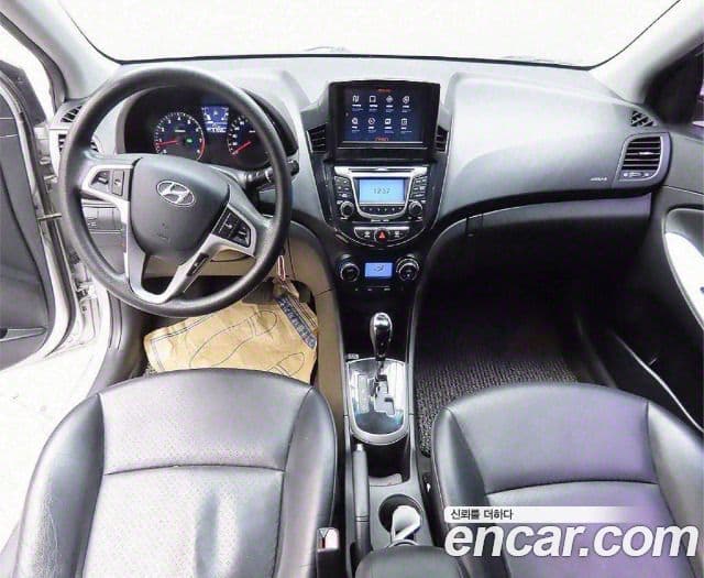 Hyundai Accent(новый кузов / новое поколение) Premier, 2011 14