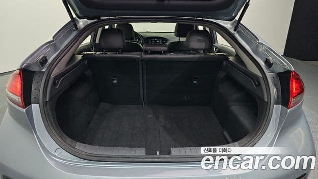 Hyundai Ioniq гибрид, 2017 20