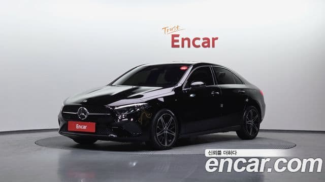 Mercedes-Benz A-класс W177 A220 седан, 2024 1