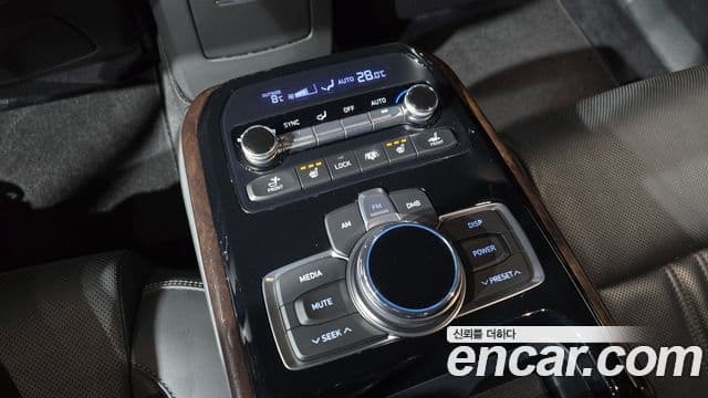 Genesis EQ900 Premium Luxury, 2018 18