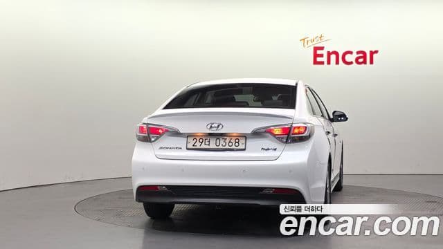 Hyundai LF Sonata гибрид Modern, 2016 4