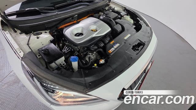 Hyundai LF Sonata гибрид Modern, 2016 6