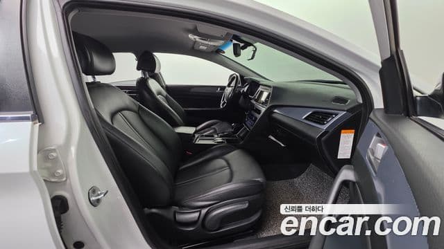 Hyundai LF Sonata гибрид Modern, 2016 10