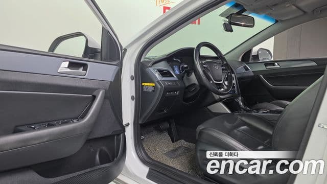 Hyundai LF Sonata гибрид Modern, 2016 11