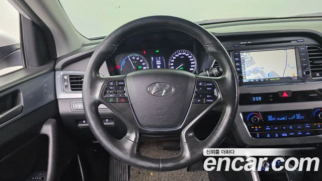 Hyundai LF Sonata гибрид Modern, 2016 13