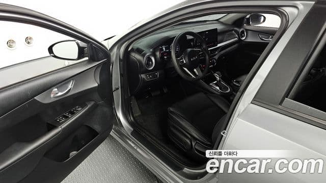 Kia The / новый New K3 2세대 Trendy, 2022 11