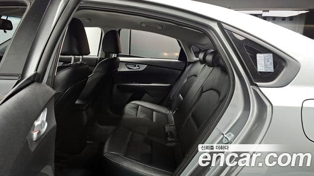 Kia The / новый New K3 2세대 Trendy, 2022 12