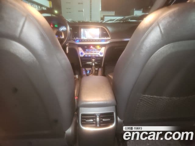 Hyundai Avante AD 1.6 LPI Smart(арендный автомобиль), 2017 16