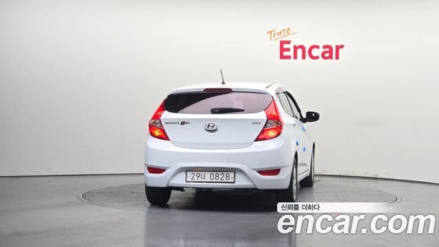 Hyundai Accent(новый кузов / новое поколение) Modern, 2016 4