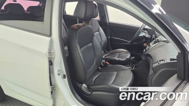 Hyundai Accent(новый кузов / новое поколение) Modern, 2016 10