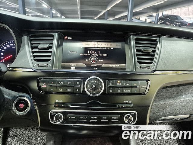 Kia K9 Special, 2013 10