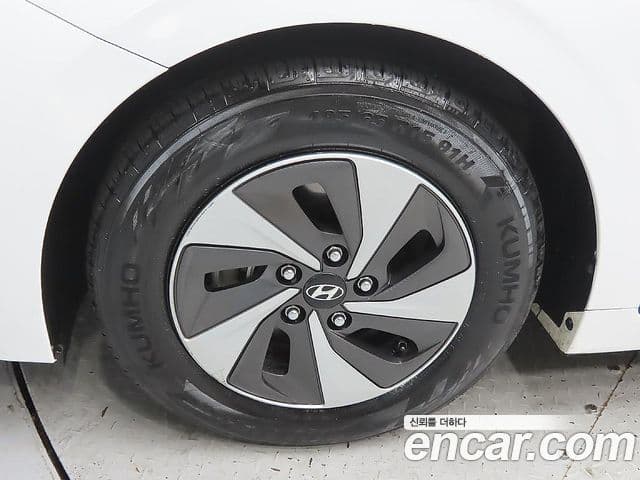 Hyundai Ioniq гибрид, 2017 все фото