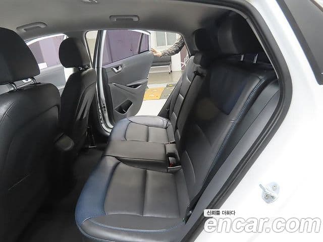 Hyundai Ioniq гибрид, 2017 9