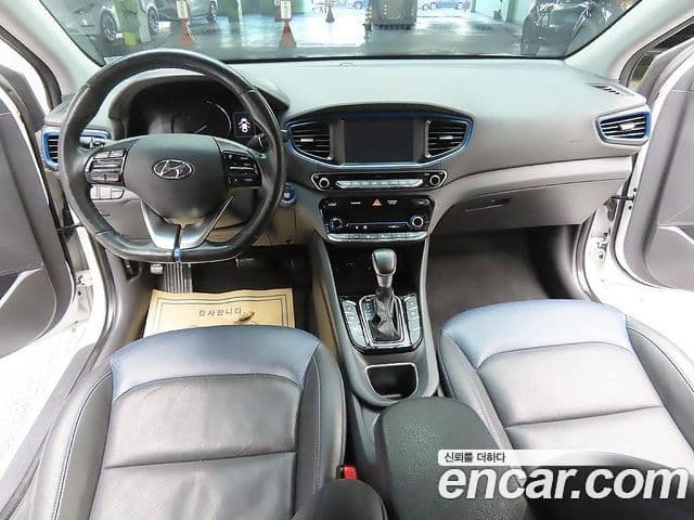 Hyundai Ioniq гибрид, 2017 11