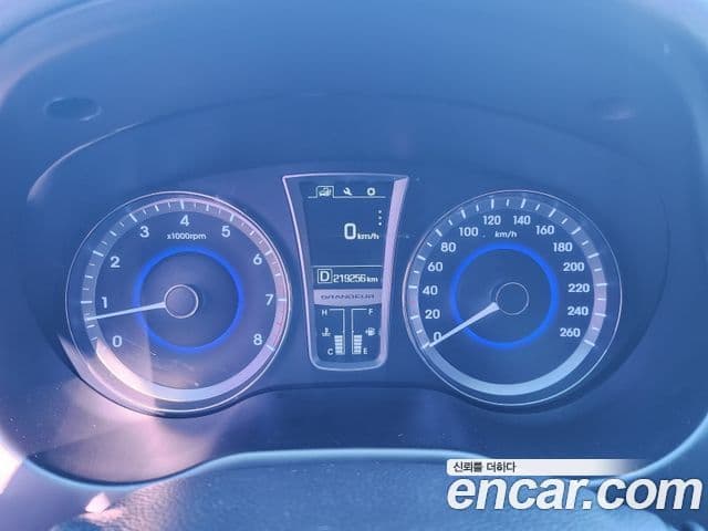 Hyundai Grandeur HG LPG HG300 для людей с инвалидностью, 2015 8