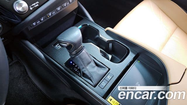 Lexus ES300h 7세대 Executive, 2024 9