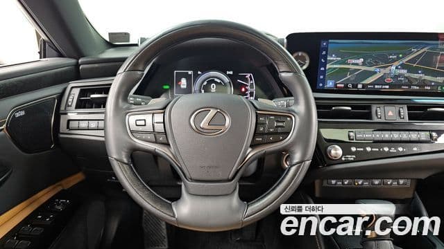 Lexus ES300h 7세대 Executive, 2024 13