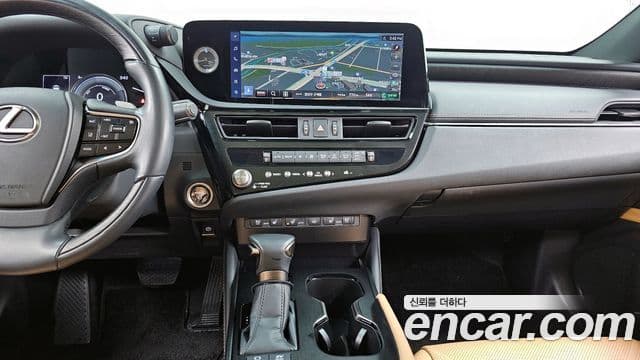 Lexus ES300h 7세대 Executive, 2024 14