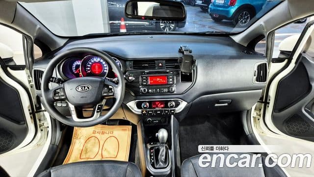 Kia All New Pride Prestige, 2012 7