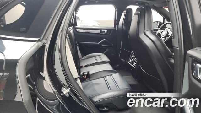 Porsche Cayenne (PO536) 3.0 Platinum Edition, 2023 12