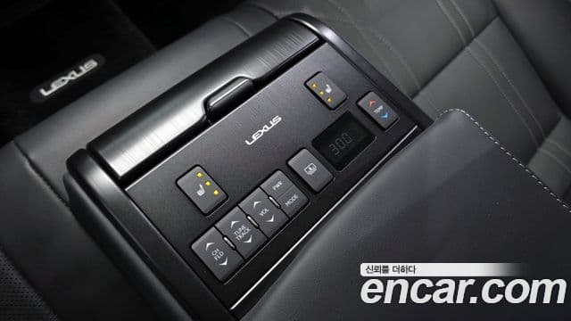Lexus ES300h 7세대 Executive, 2025 18