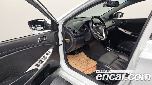 Hyundai Accent(новый кузов / новое поколение) Premier, 2012 10