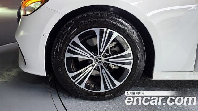 Mercedes-Benz E-класс W214 Avantgarde, 2025 7