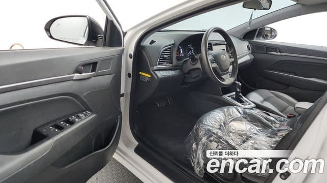 Hyundai Avante AD 1.6 GDI Value Plus, 2017 10