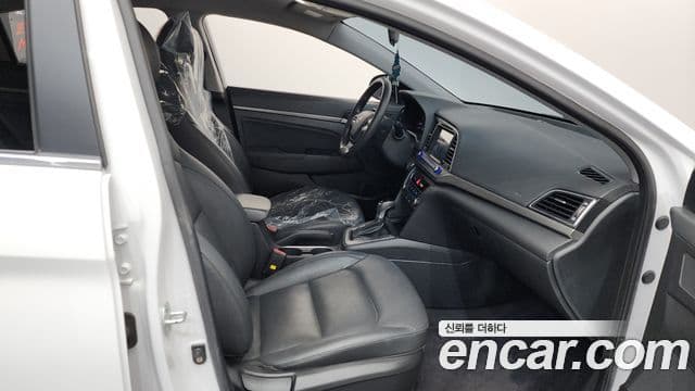 Hyundai Avante AD 1.6 GDI Value Plus, 2017 11