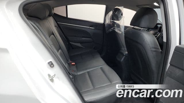 Hyundai Avante AD 1.6 GDI Value Plus, 2017 12