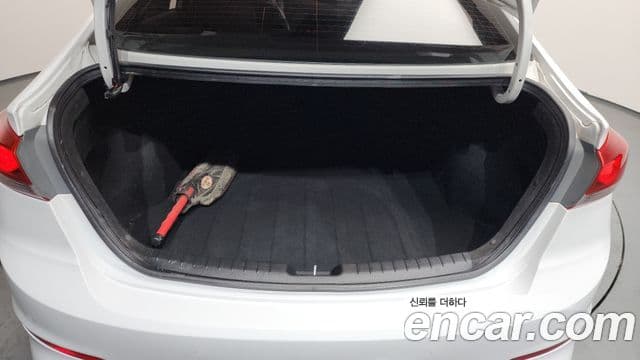 Hyundai Avante AD 1.6 GDI Value Plus, 2017 20