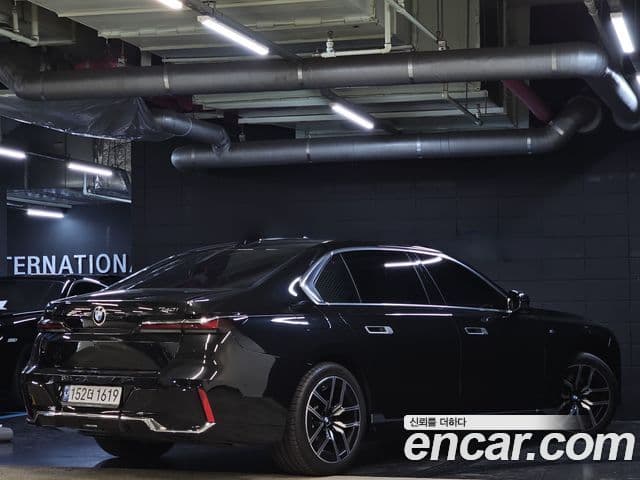 BMW 7시리즈 (G70) 740i xDrive M Sport, 2024 все фото