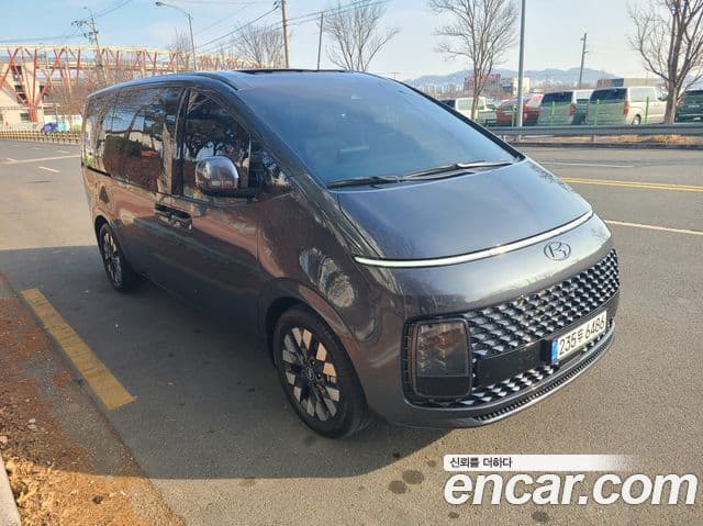 Hyundai Staria Inspiration, 2023 3